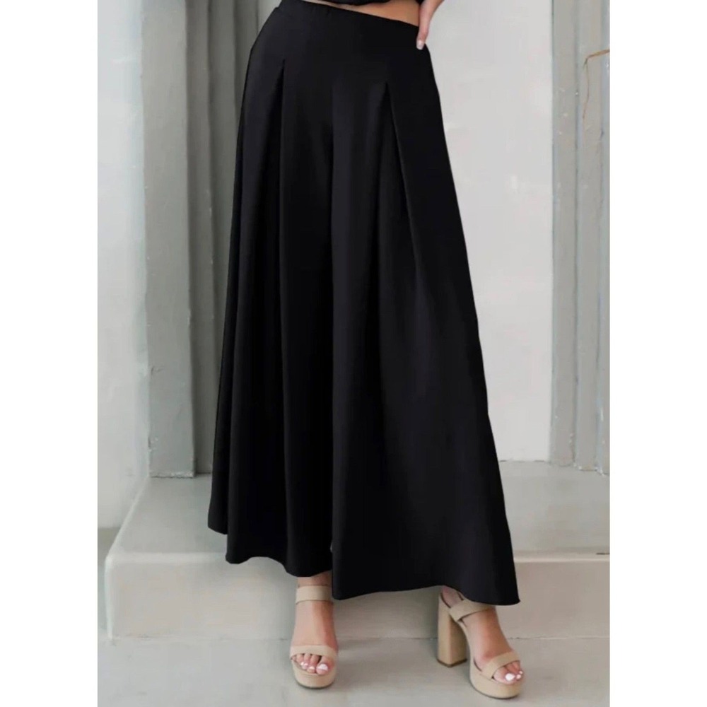 KLD Signature Black Wide Leg Pants L Matte Crepe Pleated Business Travel Chic